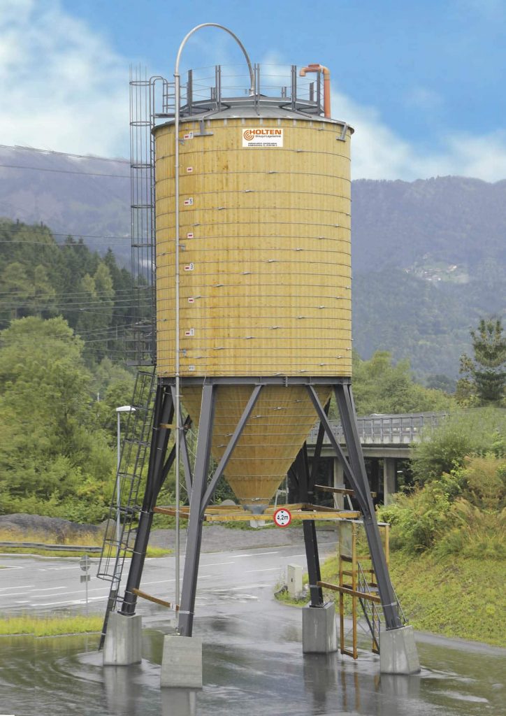 Streugutlagersilo in kombinierter Holz-Stahl Bauweise